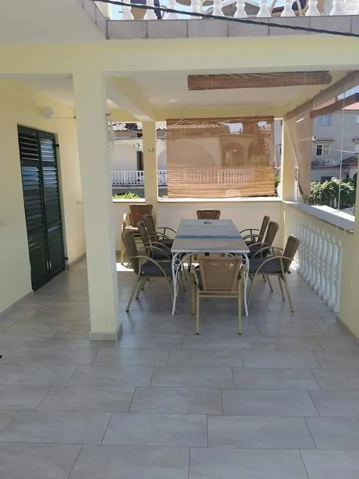 Apartments Boric Lopar
